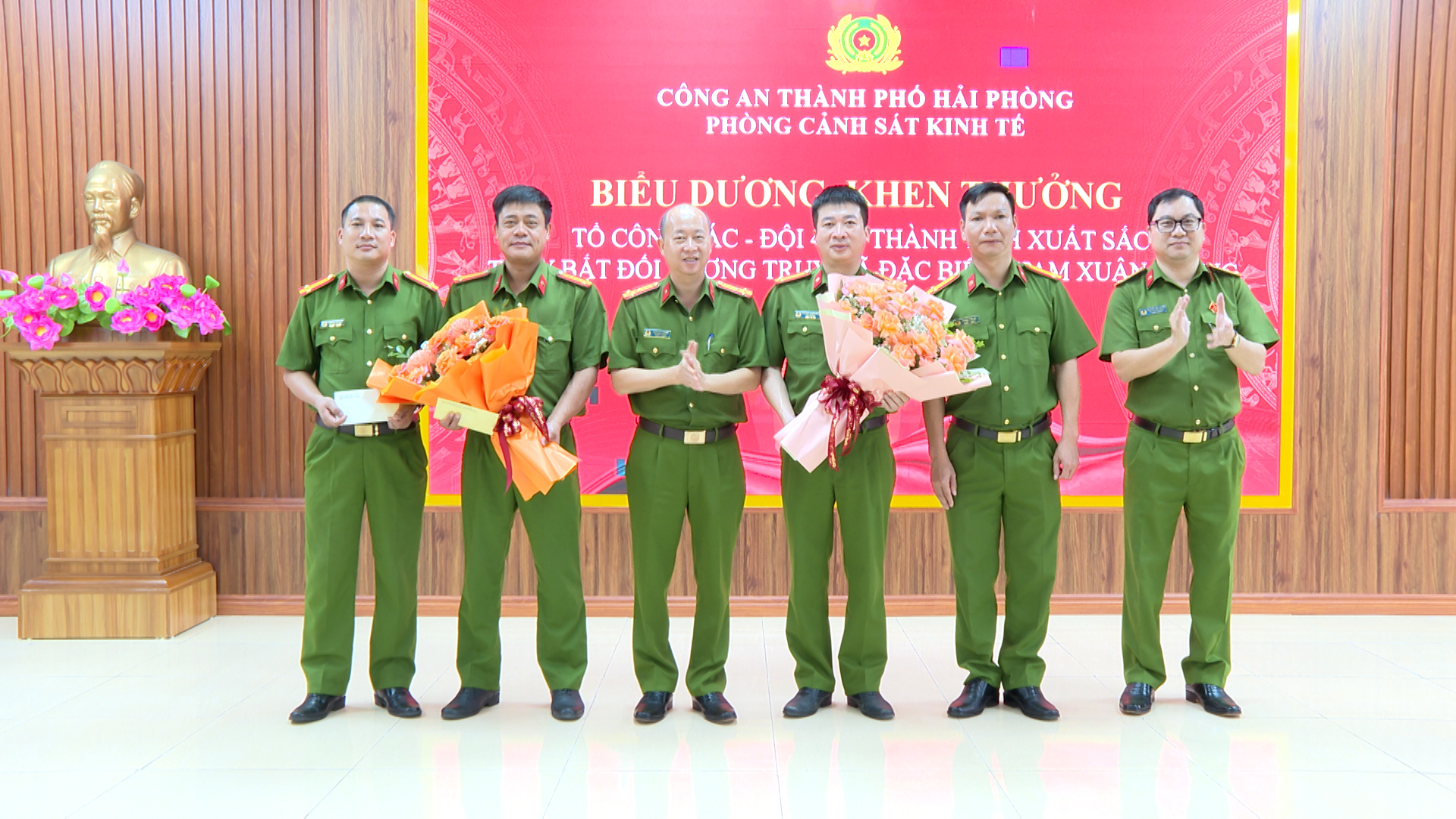 Phòng Cảnh sát kinh tế: Trao thưởng Tổ công tác bắt đối tượng truy nã đặc biệt toàn quốc